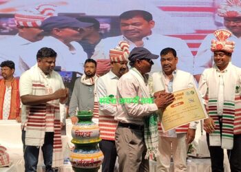 west singhbhum- कला व संस्कृति के क्षेत्र में उत्कृष्ट कार्य के लिए इप्टा चाईबासा के संस्थापक तरुण मुहम्मद हुए सम्मानित west singhbhum- कला व संस्कृति के क्षेत्र में उत्कृष्ट कार्य के लिए इप्टा चाईबासा के संस्थापक तरुण मुहम्मद हुए सम्मानित