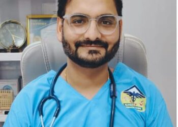 jamshedpur rural successful operation- डॉ चंदन सिंह ने फटे अपेंडिक्स का सफल ऑपरेशन कर महिला की बचाई जान