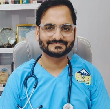 jamshedpur rural successful operation- डॉ चंदन सिंह ने फटे अपेंडिक्स का सफल ऑपरेशन कर महिला की बचाई जान