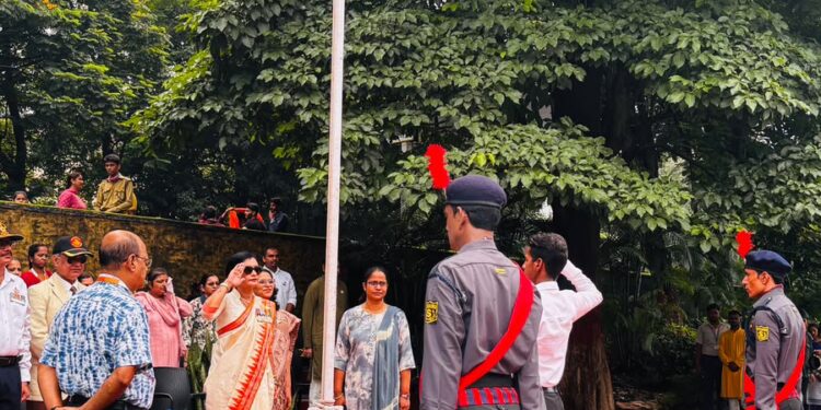 Jamshedpur nttf: एनटीटीएफ-टाटा स्टील फाउंडेशन ने मनाया स्वतंत्रता दिवस,लेफ्टिनेंट कर्नल संगीता सिन्हा ने फहराया राष्ट्रध्वज Jamshedpur nttf: एनटीटीएफ-टाटा स्टील फाउंडेशन ने मनाया स्वतंत्रता दिवस,लेफ्टिनेंट कर्नल संगीता सिन्हा ने फहराया राष्ट्रध्वज