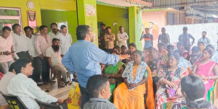 jamshedpur rural jmm- विधायक समीर मोहंती झामुमो प्रखंड कमेटी की बैठक में हुए शामिल,आंदोलन की रणनीति पर हुई चर्चा jamshedpur rural jmm- विधायक समीर मोहंती झामुमो प्रखंड कमेटी की बैठक में हुए शामिल,आंदोलन की रणनीति पर हुई चर्चा