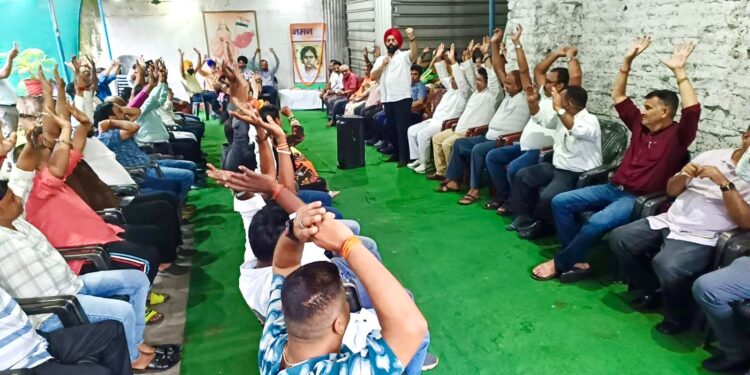 jamshedpur naman ngo : जमशेदपुर की नमन संस्था ने शहीद खुदीराम बोस को दी श्रद्धांजलि, भाजपा नेता काले के नेतृत्व में जयकारे के लगे नारे jamshedpur naman ngo : जमशेदपुर की नमन संस्था ने शहीद खुदीराम बोस को दी श्रद्धांजलि, भाजपा नेता काले के नेतृत्व में जयकारे के लगे नारे