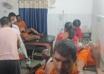 jharkhand road accident-कोडरमा में सड़क हादसा, कांवरियों से भरी बस ट्रक से टकराई, बच्चे समेत 3 की मौत, 15 गंभीर jharkhand road accident-कोडरमा में सड़क हादसा, कांवरियों से भरी बस ट्रक से टकराई, बच्चे समेत 3 की मौत, 15 गंभीर