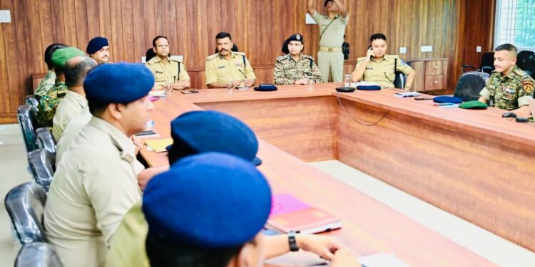 jamshedpur naxal activities high level review- नक्सल गतिविधियों को लेकर उच्चस्तरीय समीक्षा बैठक, संवेदनशील क्षेत्रों में अभियान तेज करने का निर्देश jamshedpur naxal activities high level review- नक्सल गतिविधियों को लेकर उच्चस्तरीय समीक्षा बैठक, संवेदनशील क्षेत्रों में अभियान तेज करने का निर्देश