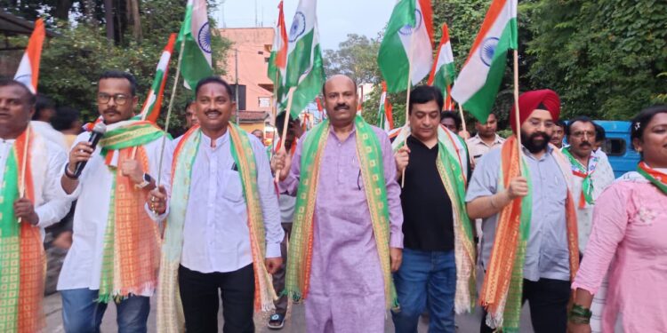 jamshedpur bjp sonari : भाजपा सोनारी मंडल ने निकाला तिरंगा यात्रा, राष्ट्रभक्ति से ओतप्रोत दिखा यात्रा