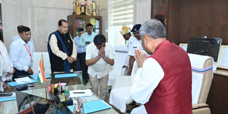 jharkhand vidhansabha : षष्ठम झारखंड विधानसभा के षष्ठम (मॉनसून) सत्र की तैयारियों को लेकर सर्वदलीय बैठक संपन्न, मुख्यमंत्री हेमन्त सोरेन सर्वदलीय बैठक में हुए सम्मिलित jharkhand vidhansabha : षष्ठम झारखंड विधानसभा के षष्ठम (मॉनसून) सत्र की तैयारियों को लेकर सर्वदलीय बैठक संपन्न, मुख्यमंत्री हेमन्त सोरेन सर्वदलीय बैठक में हुए सम्मिलित