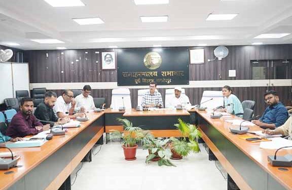 jamshedpur dc meeting : जमशेदपुर के उपायुक्त ने की जिला योजना एवं ग्रामीण विकास शाखा अंतर्गत संचालित योजनाओं, डीएमएफटी, नीति आयोग, सांसद- विधायक मद की योजनाओं की समीक्षा बैठक jamshedpur dc meeting : जमशेदपुर के उपायुक्त ने की जिला योजना एवं ग्रामीण विकास शाखा अंतर्गत संचालित योजनाओं, डीएमएफटी, नीति आयोग, सांसद- विधायक मद की योजनाओं की समीक्षा बैठक
