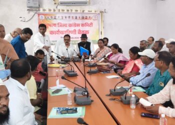jharhand SIR : लोहरदगा में एसआईआर को लेकर कांग्रेस सतर्क, सांसद सुखदेव भगत ने मतदाता सूची में नाम काटने पर जतायी आपत्ति