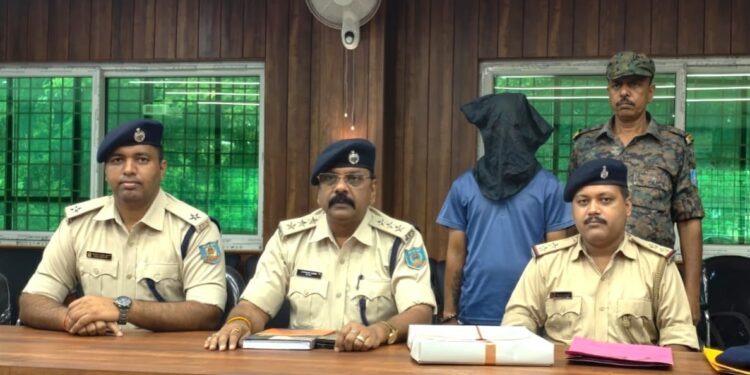 jamshedpur police success-एमजीएम कॉलेज के बॉयज हॉस्टल से लैपटॉप चोरी का पुलिस ने किया खुलासा,ब्लिंकिट कंपनी का डिलीवरी बॉयज गिरफ्तार, लैपटॉप बरामद,गया जेल jamshedpur police success-एमजीएम कॉलेज के बॉयज हॉस्टल से लैपटॉप चोरी का पुलिस ने किया खुलासा,ब्लिंकिट कंपनी का डिलीवरी बॉयज गिरफ्तार, लैपटॉप बरामद,गया जेल