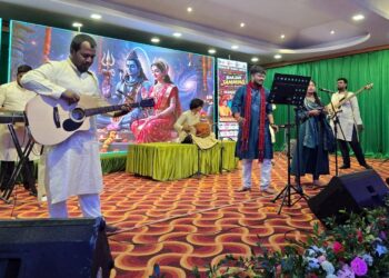 jamshedpur vanbandhu parishad-वनबंधु परिषद का अनूठा प्रयासः भजन जैमिंग से युवाओं को संस्कृति और राष्ट्रप्रेम से जोड़ने की पहल, बिष्टुपुर तुलसी भवन में एफटीएस के कार्यक्रम में गूंजे भक्ति के सुर jamshedpur vanbandhu parishad-वनबंधु परिषद का अनूठा प्रयासः भजन जैमिंग से युवाओं को संस्कृति और राष्ट्रप्रेम से जोड़ने की पहल, बिष्टुपुर तुलसी भवन में एफटीएस के कार्यक्रम में गूंजे भक्ति के सुर