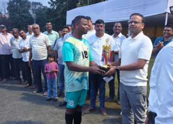 jamshedpur sports- स्वतंत्रता दिवस पर पुलिस केंद्र गोलमुरी में मैत्री फुटबॉल मैच का आयोजन, जमशेदपुर पुलिस 3-0 से विजयी jamshedpur sports- स्वतंत्रता दिवस पर पुलिस केंद्र गोलमुरी में मैत्री फुटबॉल मैच का आयोजन, जमशेदपुर पुलिस 3-0 से विजयी