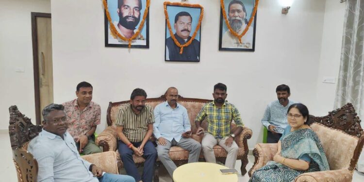 jamshedpur shahid diwas : शहीद निर्मल महतो का शहादत दिवस 8 अगस्त को, सीएम कर सकते है शिरकत jamshedpur shahid diwas : शहीद निर्मल महतो का शहादत दिवस 8 अगस्त को, सीएम कर सकते है शिरकत