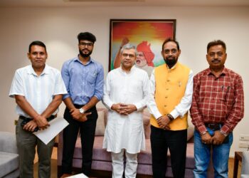 jamshedpur rural- बड़कला रेलवे हॉल्ट की मांग को लेकर रेल मंत्री से मिले सांसद विद्युत वरण महतो jamshedpur rural- बड़कला रेलवे हॉल्ट की मांग को लेकर रेल मंत्री से मिले सांसद विद्युत वरण महतो