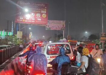 jamshedpur jugsalai jam-जुगसलाई में लगा जाम, एंबुलेंस फंसी, ट्रैफिक व्यवस्था पर उठे सवाल