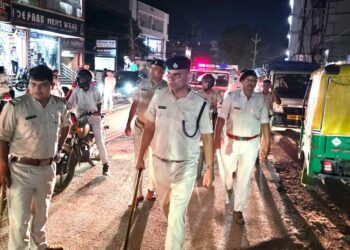 jamshedpur police action- आजादनगर पुलिस ने नशाखोरी व अड्डेबाजी के खिलाफ चलाया विशेष अभियान, दी गयी चेतावनी, कहा-जारी रहेगा अभियान, आम लोगों से सहयोग की अपील jamshedpur police action- आजादनगर पुलिस ने नशाखोरी व अड्डेबाजी के खिलाफ चलाया विशेष अभियान, दी गयी चेतावनी, कहा-जारी रहेगा अभियान, आम लोगों से सहयोग की अपील