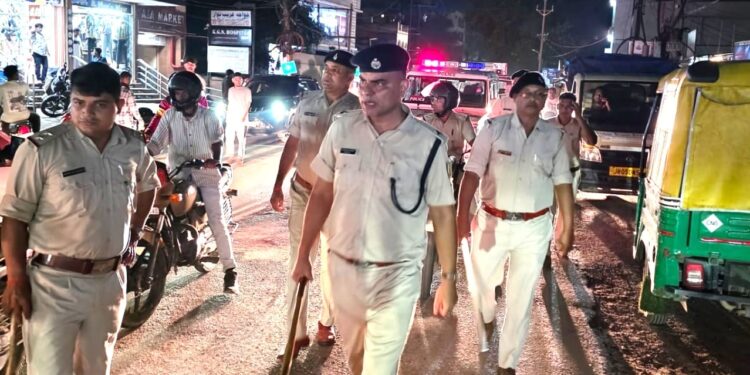jamshedpur police action- आजादनगर पुलिस ने नशाखोरी व अड्डेबाजी के खिलाफ चलाया विशेष अभियान, दी गयी चेतावनी, कहा-जारी रहेगा अभियान, आम लोगों से सहयोग की अपील