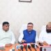 jharkhand minority commission : चतरा में मोहम्मद इमरोज मॉब लिंचिंग को लेकर बड़गांव पहुंचे अल्पसंख्यक आयोग के अध्यक्ष हिदायतुल्लाह खान, पीड़ित परिवार से मुलाकात कर जाना दर्द, परिजनों के आंसू पोंछे और जल्द इंसाफ का दिलाया भरोसा jharkhand minority commission : चतरा में मोहम्मद इमरोज मॉब लिंचिंग को लेकर बड़गांव पहुंचे अल्पसंख्यक आयोग के अध्यक्ष हिदायतुल्लाह खान, पीड़ित परिवार से मुलाकात कर जाना दर्द, परिजनों के आंसू पोंछे और जल्द इंसाफ का दिलाया भरोसा