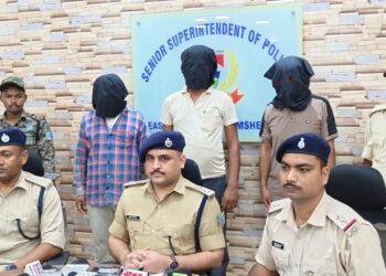 jamshedpur police success- जमशेदपुर पुलिस की बड़ी कार्रवाई, गालूडीह बराज के पास 11 किलो गांजा के साथ तीन युवकों को धर दबोचा