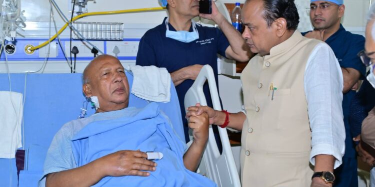 jamshedpur mla saryu roy admitted in hospital : जमशेदपुर के विधायक सरयू राय को वायरल इंफेक्शन, रांची के अस्पताल में भर्ती, स्वास्थ्य मंत्री देखने पहुंचे