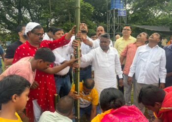 jamshedpur bhumi pujan-घोड़ाबांधा में श्रीश्री सार्वजनिक दुर्गा पूजा समिति कनफूटा का भूमि पूजन संपन्न, विधायक सोमेश चंद्र सोरेन हुए शामिल