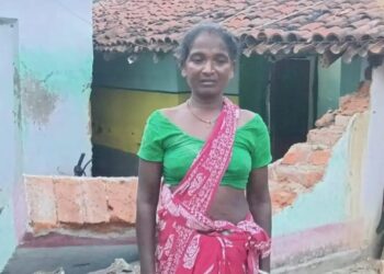 Saraikela chandil elephant terror: चांडिल वन रेंज में जंगली हाथियों का आतंक, घर पर हमला कर किया क्षतिग्रस्त
