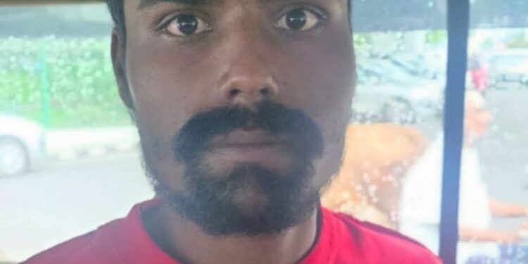 Jamshedpur police action – गोविंदपुर में चार माह पुराने गुलशन हत्याकांड का आरोपी गिरफ्तार, पुराने केस पार्टनर ने साथियों के साथ मिलकर की थी हत्या Jamshedpur police action – गोविंदपुर में चार माह पुराने गुलशन हत्याकांड का आरोपी गिरफ्तार, पुराने केस पार्टनर ने साथियों के साथ मिलकर की थी हत्या