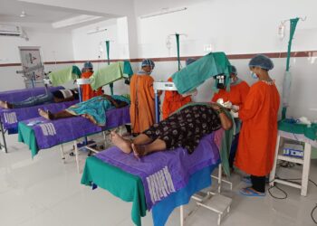 Jamshedpur red cross society: रेड क्रॉस सोसाइटी के नेत्र शिविर में 26 रोगियों का ऑपरेशन व लेंस प्रत्यारोपण संपन्न
