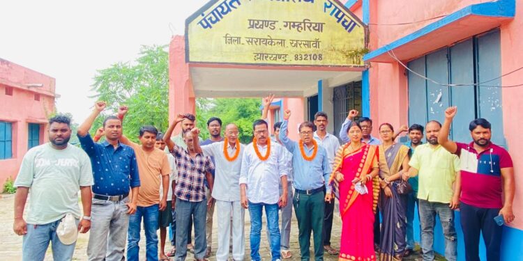 Saraikela displaced persons demand – विस्थापितों की समस्याओं को प्रशासन तक पहुंचाने का फैसला, रापचा पंचायत भवन में बैठक, संगठन मजबूत करने पर जोर Saraikela displaced persons demand – विस्थापितों की समस्याओं को प्रशासन तक पहुंचाने का फैसला, रापचा पंचायत भवन में बैठक, संगठन मजबूत करने पर जोर