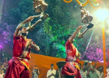 Saraikela chandil ganga aarti – चांडिल के जयदा मंदिर में पहली बार बनारस की तर्ज पर हुई महा गंगा आरती, भक्तिमय वातावरण में डूबे श्रद्धालु