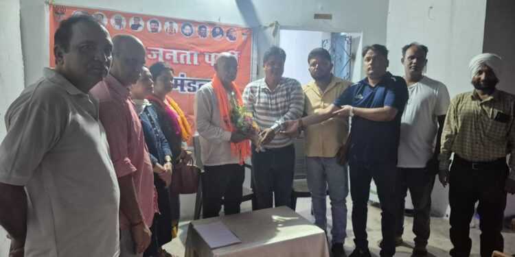 Jamshedpur bjp – भाजपा के नवनियुक्त प्रदेश कार्य समिति डॉक्टर जटाशंकर पांडेय को विशेष आमंत्रित सदस्य बनाने पर भाजपाइयों में हर्ष, जगह-जगह किया स्वागत
