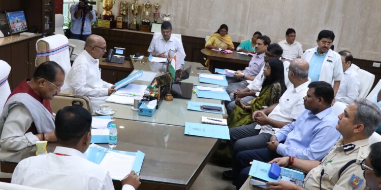Jharkhand vidhansabha : झारखंड विधानसभा के मानसून सत्र की तैयारी अंतिम चरण में, विधानसभा अध्यक्ष ने प्रशासनिक पदाधिकारी के साथ की अहम बैठक Jharkhand vidhansabha : झारखंड विधानसभा के मानसून सत्र की तैयारी अंतिम चरण में, विधानसभा अध्यक्ष ने प्रशासनिक पदाधिकारी के साथ की अहम बैठक