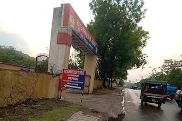 Jamshedpur police action – जुगसलाई रेलवे ब्रिज से हथियार के साथ युवक गिरफ्तार, साथी फरार Jamshedpur police action – जुगसलाई रेलवे ब्रिज से हथियार के साथ युवक गिरफ्तार, साथी फरार