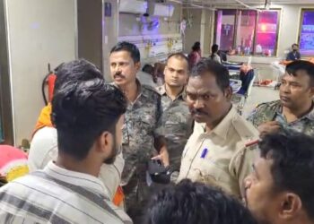 Jamshedpur accident: उलीडीह में तेज रफ्तार ट्रक ने बाइक सवार को मारी टक्कर, दो गंभीर