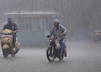 Jharkhand weather alert: सावन के दूसरी सोमवारी पर जमशेदपुर व आस-पास के इलाकों में जमकर बरसे मेघ, अगले दो दिन कोल्हान सहित इन जिलों में भारी बारिश का अलर्ट Jharkhand weather alert: सावन के दूसरी सोमवारी पर जमशेदपुर व आस-पास के इलाकों में जमकर बरसे मेघ, अगले दो दिन कोल्हान सहित इन जिलों में भारी बारिश का अलर्ट
