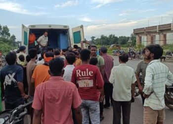 Saraikela accident – नीमडीह में दो बाइकों की आमने-सामने टक्कर, तीन गंभीर Saraikela accident – नीमडीह में दो बाइकों की आमने-सामने टक्कर, तीन गंभीर