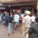 Jamshedpur encroachment removal drive : जेमको से हटाया गया एक दर्जन दुकानें, विरोध करने आये लोगों को पुलिस और टाटा स्टील के सुरक्षाकर्मियों को दौड़ाकर पीटा, देखिये – video Jamshedpur encroachment removal drive : जेमको से हटाया गया एक दर्जन दुकानें, विरोध करने आये लोगों को पुलिस और टाटा स्टील के सुरक्षाकर्मियों को दौड़ाकर पीटा, देखिये – video