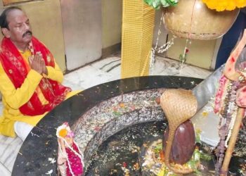 jamshedpur surya dham : बोल बम के जयकारे से गूंजा सिदगोड़ा सूर्यधाम, सुल्तानगंज के उत्तरवाहिनी गंगा के गंगाजल से हजारों शिवभक्तों ने किया बाबा भोलेनाथ का जलाभिषेक, नंगे पांव जल लेकर सूर्यधाम शिवालय पहुंचे पूर्व मुख्यमंत्री रघुवर दास