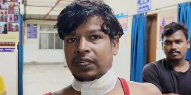 Jamshedpur snatching – बागबेड़ा में छिनतई का विरोध करने पर गोलगप्पा विक्रेता के साथ मारपीट, जेब से रुपये छीनकर भागे बदमाश Jamshedpur snatching – बागबेड़ा में छिनतई का विरोध करने पर गोलगप्पा विक्रेता के साथ मारपीट, जेब से रुपये छीनकर भागे बदमाश