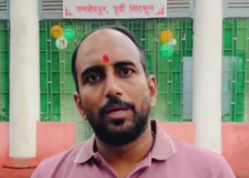 Tata motors case filed in labour court : टाटा मोटर्स के खिलाफ बंटी सिंह ने लेबर कोर्ट में दायर किया केस, मजदूर विरोधी फैसले का विरोध करने की बंटी को दी गयी थी सजा Tata motors case filed in labour court : टाटा मोटर्स के खिलाफ बंटी सिंह ने लेबर कोर्ट में दायर किया केस, मजदूर विरोधी फैसले का विरोध करने की बंटी को दी गयी थी सजा