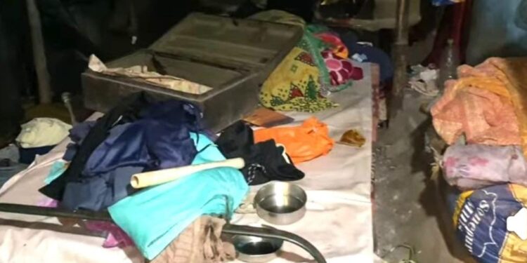 Jamshedpur border area theft – कपाली में बंद घर का ताला तोड़कर चोरी, नकदी सहित जेवरात पर चोरों ने किया हाथ साफ, देखिए – video