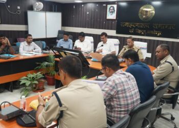 Jamshedpur mining task force meeting : जमशेदपुर के उपायुक्त ने की जिला खनन टास्क फोर्स की बैठक, अवैध खनन एवं परिवहन पर प्रभावी कार्रवाई के दिए निर्देश, लगभग 105 टन खनिज जब्त