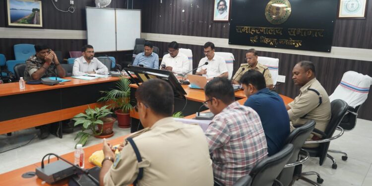 Jamshedpur mining task force meeting : जमशेदपुर के उपायुक्त ने की जिला खनन टास्क फोर्स की बैठक, अवैध खनन एवं परिवहन पर प्रभावी कार्रवाई के दिए निर्देश, लगभग 105 टन खनिज जब्त