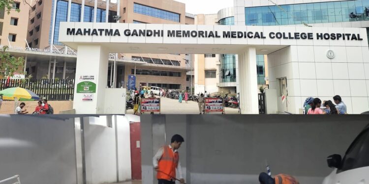 Jamshedpur mgm hospital : एमजीएम अस्पताल में हुई गंदे पानी की समस्या का निराकरण, बीमारी से मिलेगी मुक्ति Jamshedpur mgm hospital : एमजीएम अस्पताल में हुई गंदे पानी की समस्या का निराकरण, बीमारी से मिलेगी मुक्ति