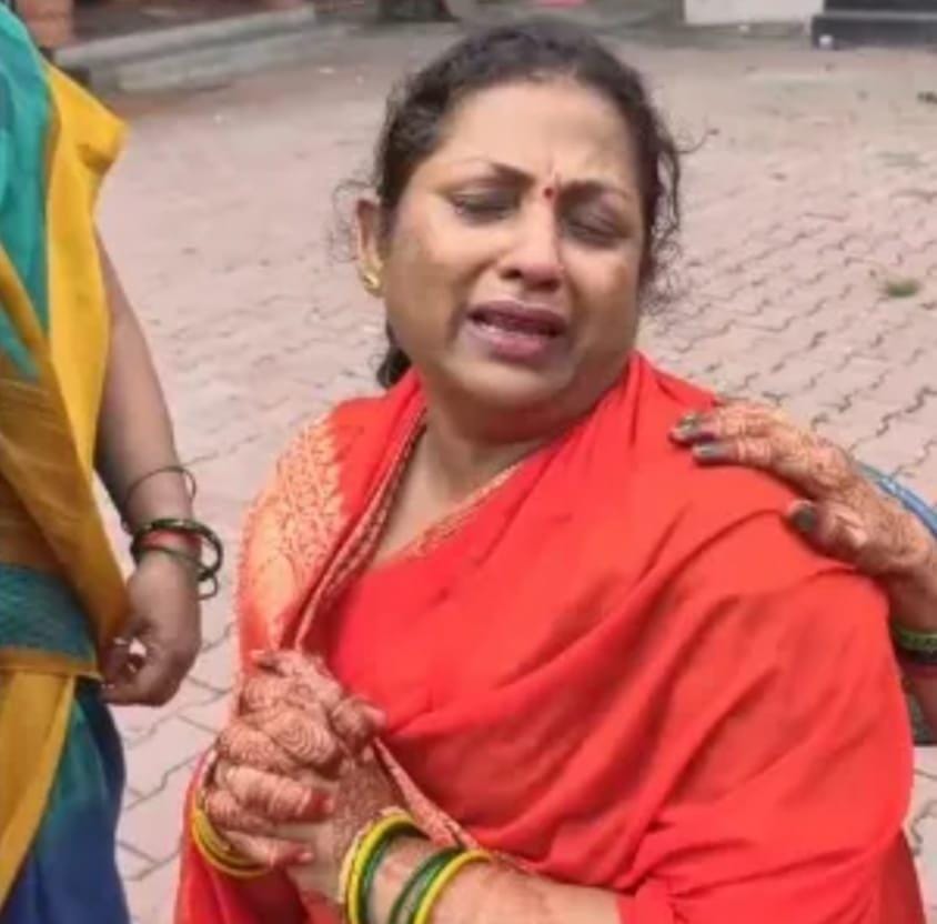 Jamshedpur snatching : सोनारी मंदिर में महिला से चेन छिनतई, भीड़ में बदमाशों ने दिया घटना को अंजाम