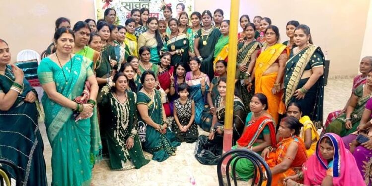 Jamshedpur bjp savan mahotsav : परसुडीह में हुआ भाजपा महिला मोर्चा का सावन महोत्सव, दिखी सावन की सतरंगी छंटा