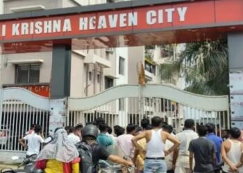 Adityapur suspected suicide- आदित्यपुर में फ्लैट से गिर कर किशोरी की मौत, आत्महत्या या हत्या तफ्तीश में जुटी पुलिस