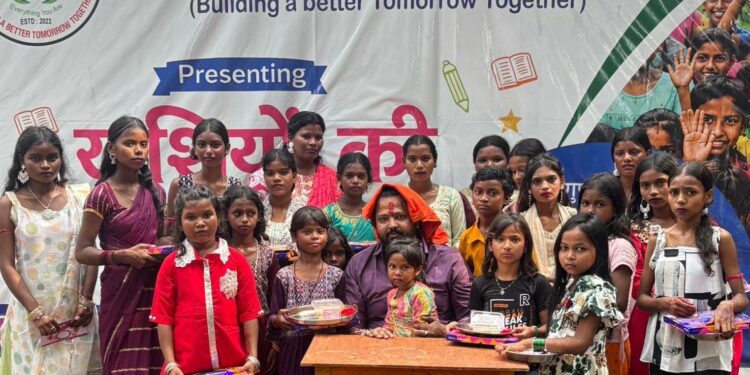 Jamshedpur eya foundation – रक्षाबंधन के पावन पर्व पर खुशियों की पाठशाला की बच्चियों के साथ इया फाउंडेशन ने मनाया स्नेह और संकल्प का उत्सव