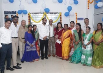 jamshedpur mp initiative : जमशेदपुर के सांसद बिद्युत बरन महतो ने पारडीह में कौशल विकास केंद्र का किया उद्घाटन, आत्मनिर्भर बनाने की दिशा में अहम कदम jamshedpur mp initiative : जमशेदपुर के सांसद बिद्युत बरन महतो ने पारडीह में कौशल विकास केंद्र का किया उद्घाटन, आत्मनिर्भर बनाने की दिशा में अहम कदम