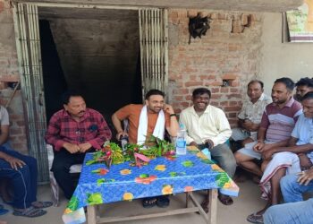 Jamshedpur rural villagers demand banking facility : गुडाबांदा प्रखंड की बनमाकड़ी पंचायत में बैंकिंग व मोबाइल का नेटवर्क बेहतर कराने की मांग, पूर्व विधायक कुणाल षाड़ंगी ने उपायुक्त व बीएसएनएल महाप्रबंधक से की बात