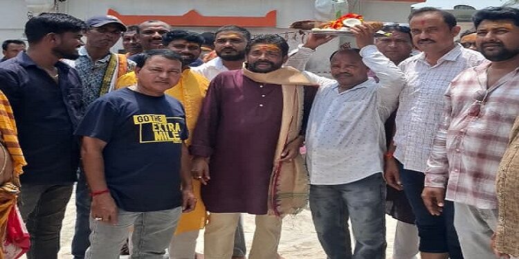 Jamshedpur rural chitreshwar dham : सावन माह के पहले सोमवार को चित्रेश्वर धाम पहुंचे विधायक समीर मोहंती, पूजा कर की क्षेत्र में सुख-समृद्धि एवं खुशहाली की कामना की Jamshedpur rural chitreshwar dham : सावन माह के पहले सोमवार को चित्रेश्वर धाम पहुंचे विधायक समीर मोहंती, पूजा कर की क्षेत्र में सुख-समृद्धि एवं खुशहाली की कामना की